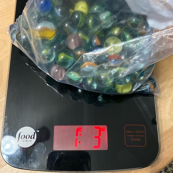 1 lb 3oz Miscellaneous colored glass marbles in small, Medium & large - Picture 13 of 16